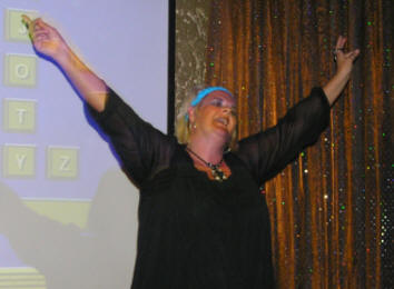 Linda_wins_Karaoke_in_Albufeira_2