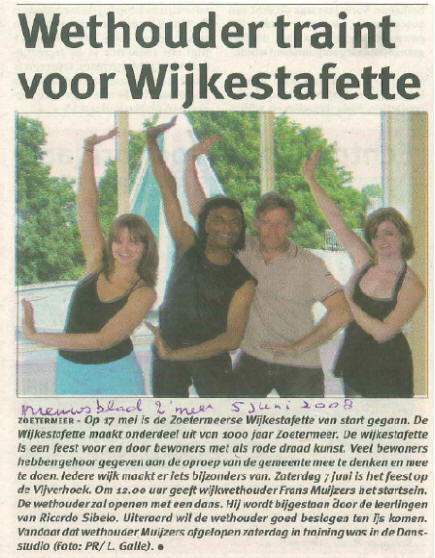 Wethouder-oefent-voor-Wijkestafette-Nieuwsblad-Zoetermeer-5-6-2008